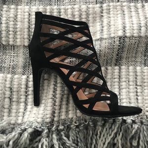 Black straps heels size 7